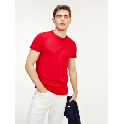 CAMISETA TOMMY HILFIGER LETREIRO NAS COSTAS VERMELHA